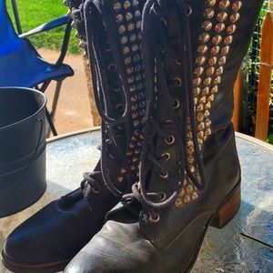 Steve Madden Black 9M Leather Studded Boots